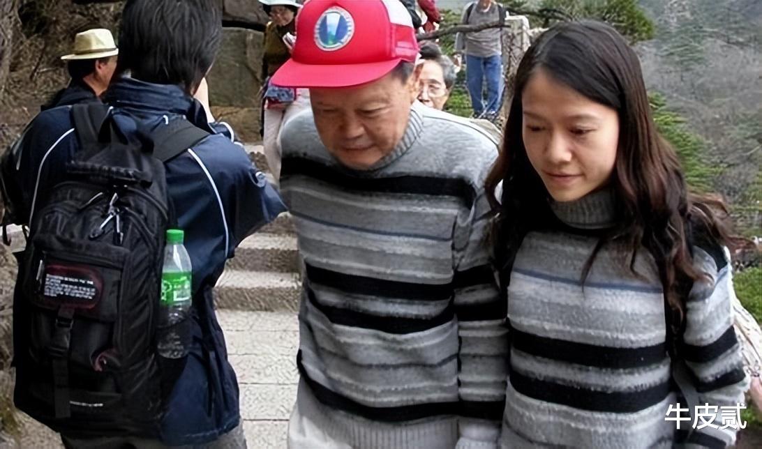 杨振宁|杨振宁:过完了百岁生日就住进医院,挂念相爱的妻子以后的幸福