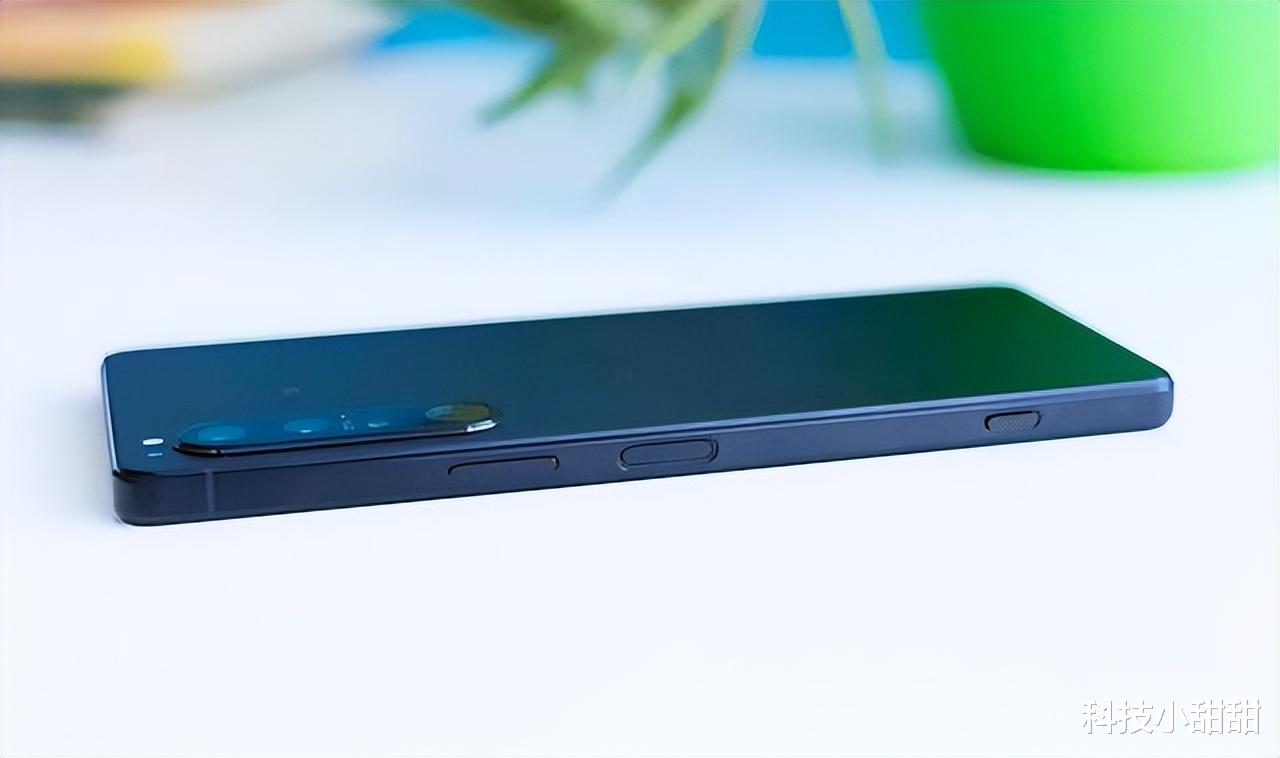 黑科技|索尼Xperia 1 IV：蔡司镜头单反体验+4k显示屏，满满的“黑科技”