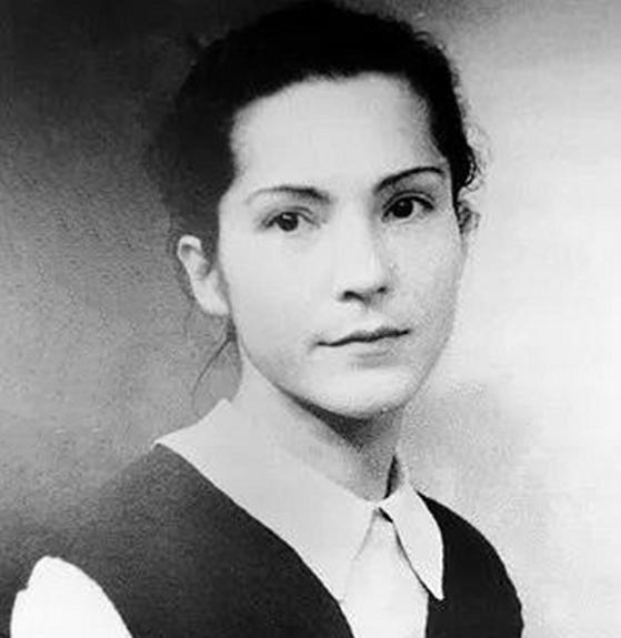 |法国一名老太太，单身50余年只为等中国初恋，如今80岁时两人结婚