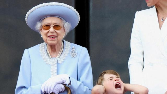 凯特王妃|当母亲凯特王妃告诉他曾祖母去世时，路易斯王子这样回复！