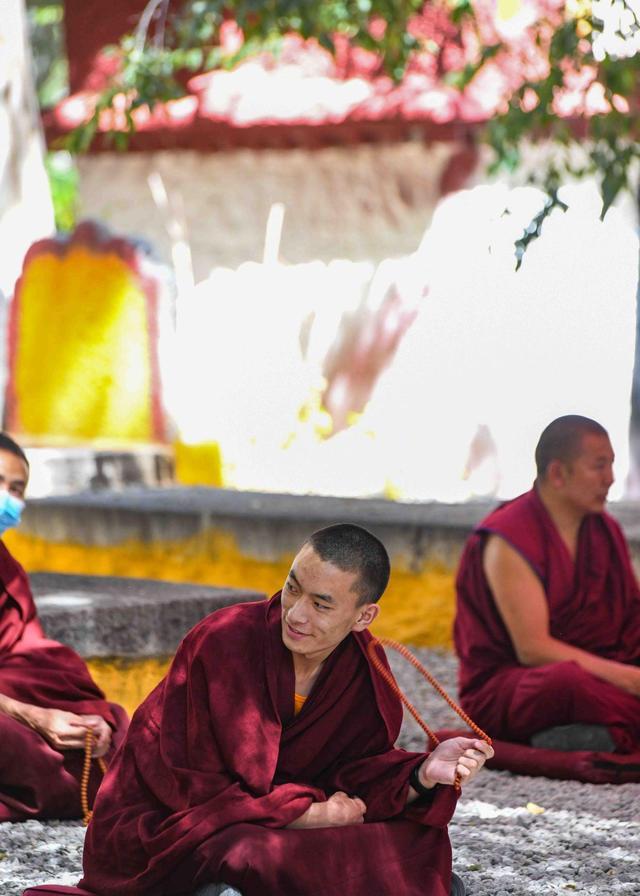 色拉寺|西藏超独特寺庙，被誉为冰雹寺，这里藏有释迦牟尼传记，你想看吗