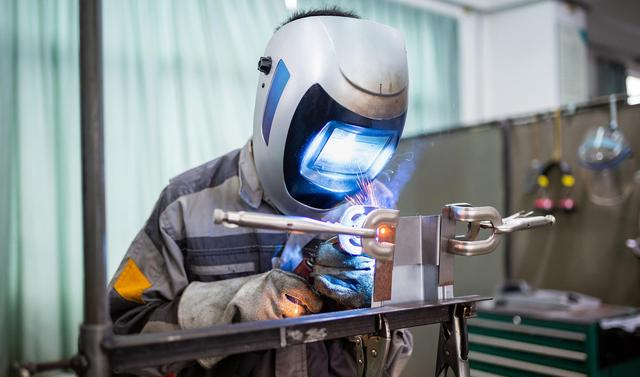 职业教育|推迟中考分流意义不大，关键是职业教育的发展，改变对职教的偏见