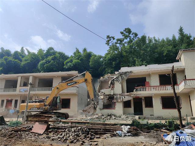 北京男子3万卖房,20年后价值1100万,他反悔要3万买回,户主懵了