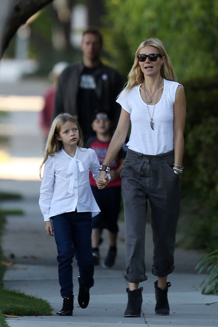 没长残!高颜值星二代近照曝光后,网友惊呼认不出:都长这么大了