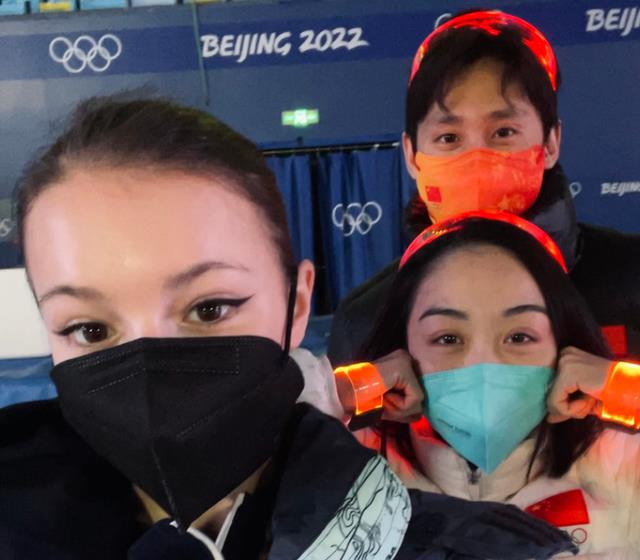 中甲|手持冰墩墩雪容融！千金感谢中国朋友的喜爱，网友：欢迎下次再来