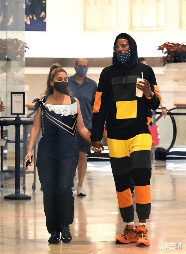 金·卡戴珊|跟前夫队友的儿子约会?卡戴珊前闺蜜的熟女魅力,48岁不缺对象