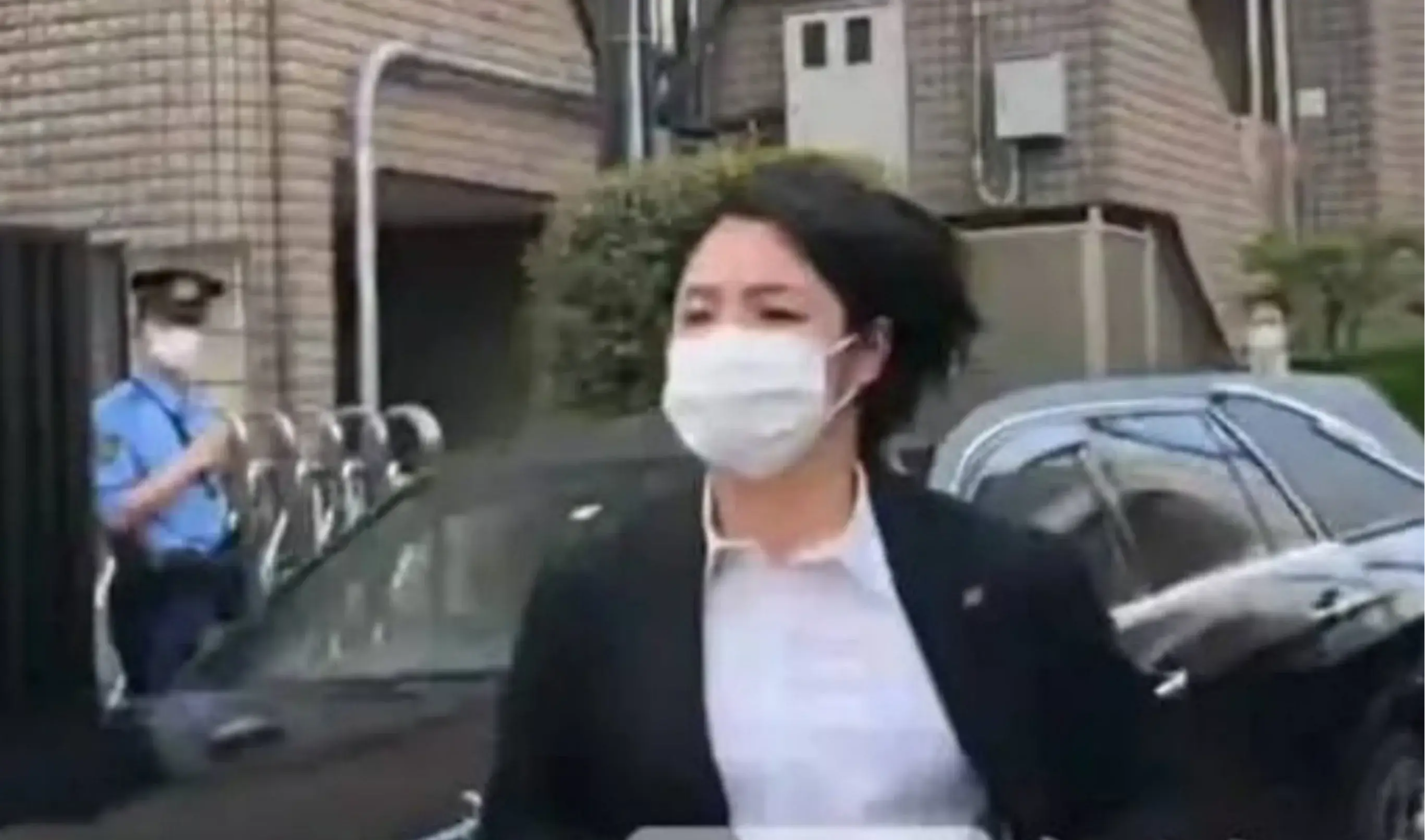 安倍女保镖：遗恨千秋，削发明志！