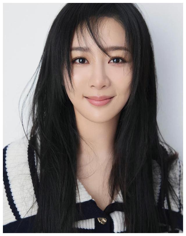 杨紫|杨紫30岁生日写真,洒脱随性,灵动自然