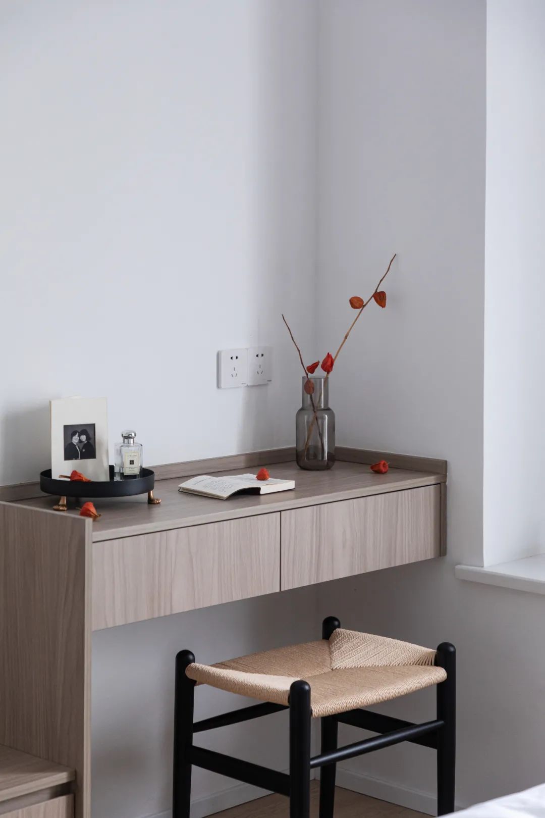 100㎡新房装修改造，兼具东方与中古气质的生活空间