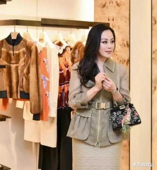 章小蕙|60岁章小蕙自曝更年期症状,身体不好,但脸上仍比关之琳显年轻