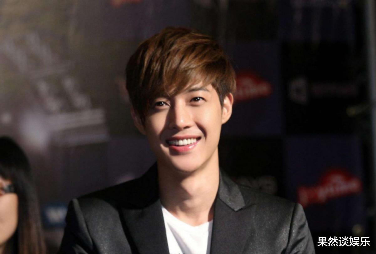 金贤重|人是糊了,但他的颜值可从没糊过