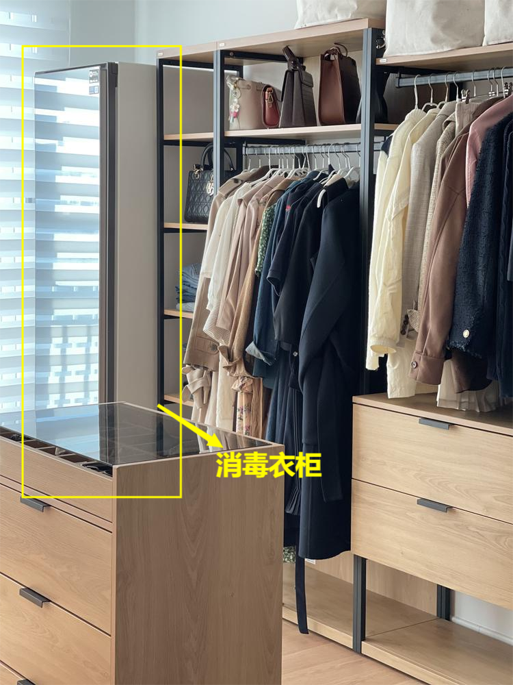 韩国主妇收纳真有招,不打柜子,几个架子就当衣帽间,偏偏很好用