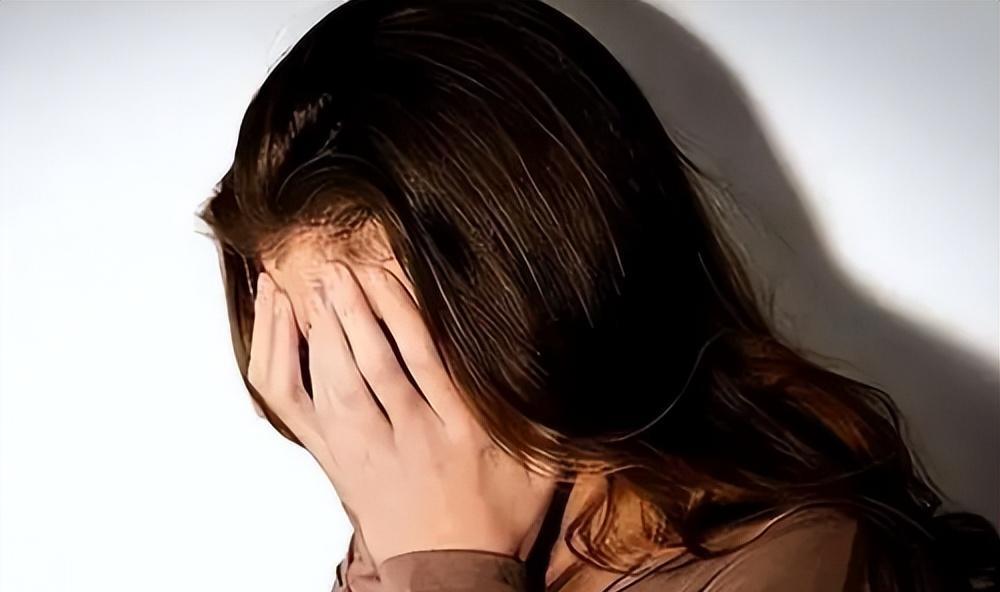 案例 妻子酒店捉奸丈夫,发现床上52岁大妈,妻子笑道:换口味了