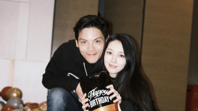 向佐|郭碧婷向佐已和好，郭爸爸不再生女婿气，取关向佐后又重新关注