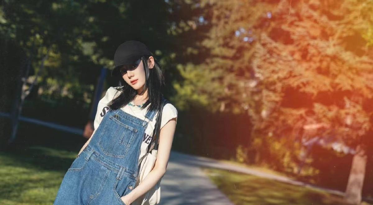 迪丽热巴|迪丽热巴又飒又美，3套时尚穿搭，照着穿会很美