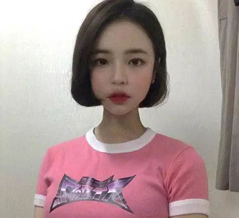 短发 2022年换什么发型好看 各种显脸小的齐耳短发走起！