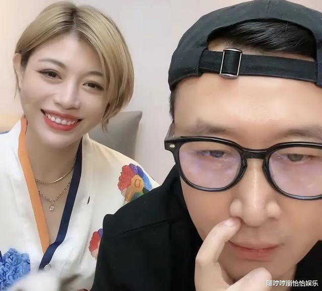 汪峰|汪峰前妻葛荟婕,找了个像汪峰的新男友,是忘不掉还是故意恶心?