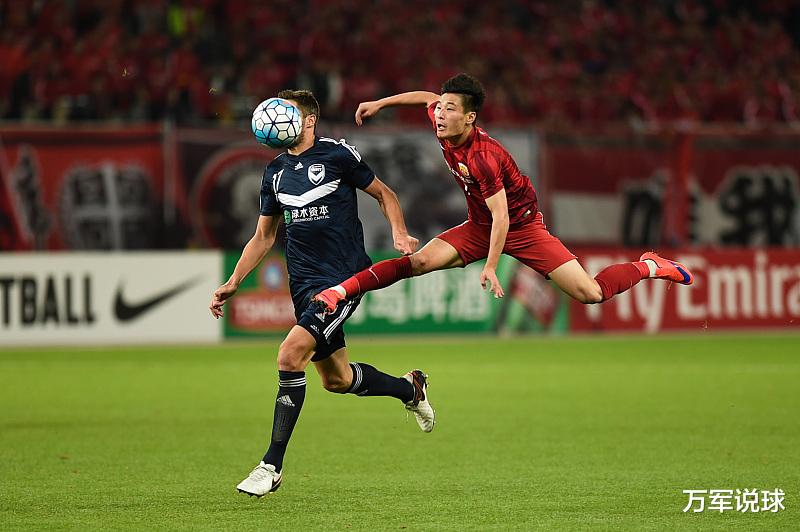 |1:2输也不让上,武磊10场4替补连续5轮不登场,球迷呼吁回中超