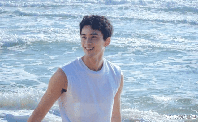 作坊|同为“家庭作坊式”童星出身,一个大红大紫,一个近乎被遗忘