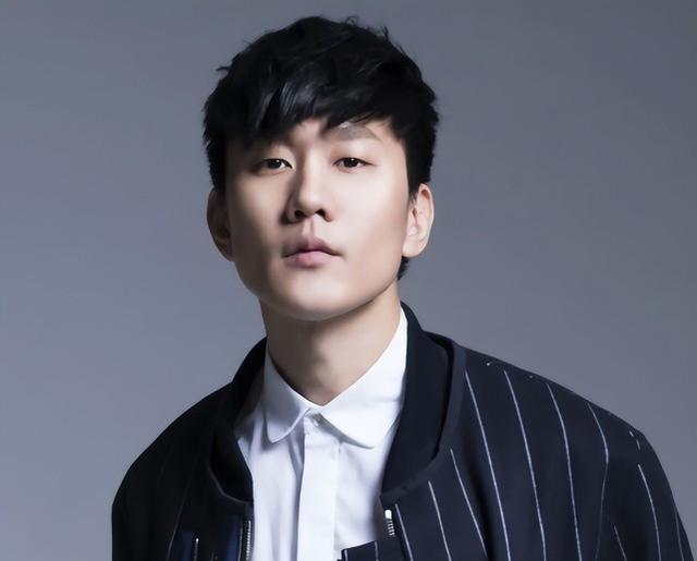 张艺兴|一天7个瓜!被造黄谣报案、确诊新冠、求婚成功,娱乐圈有喜有悲