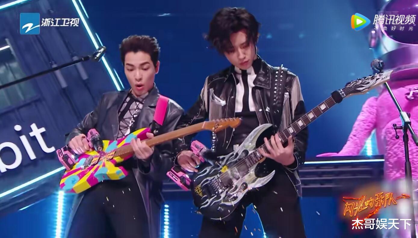 音乐节|《闪光乐队》金属兔凭啥赢？因为只有他们把时间轴和赛制玩明白了