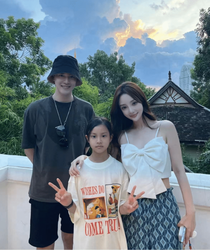 贾乃亮|38岁贾乃亮疑与前妻复合！玩雪后共聚晚餐，一家三口幸福温馨