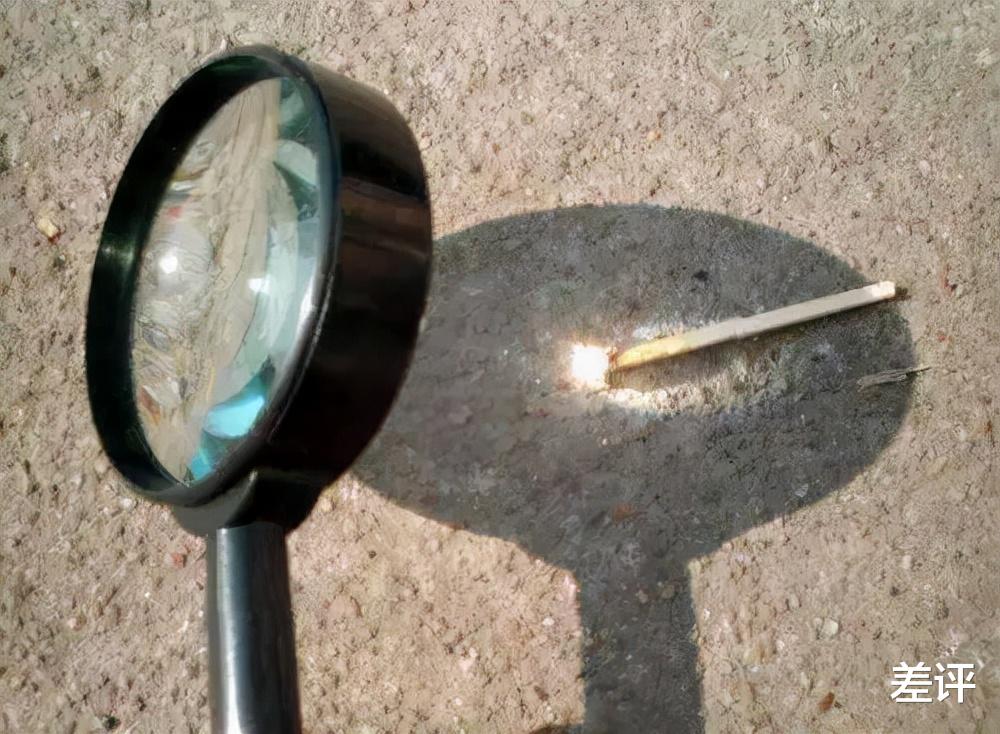 摄像头|怎么看了场灯展，回家手机摄像头就坏了？