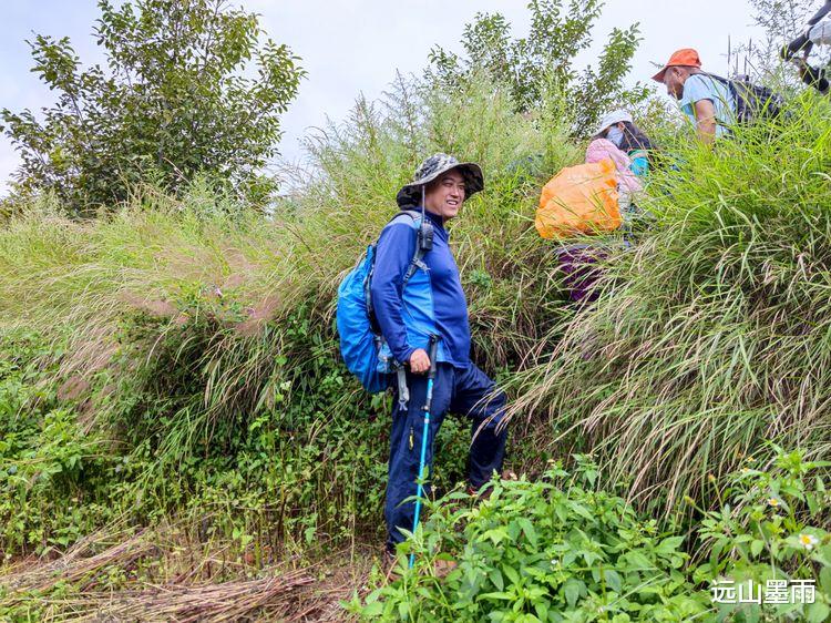 梁子|走昆明七道梁子、翻越鸡冠岭，一场久违的徒步，是我们快乐的方式