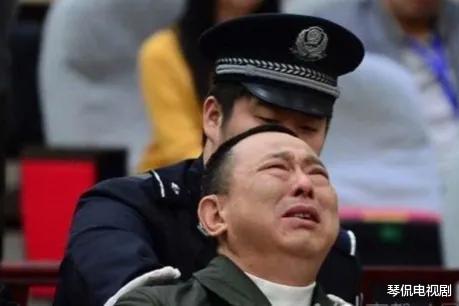 身家400亿的刘汉被判死刑,押赴刑场途中神情恍恍惚惚