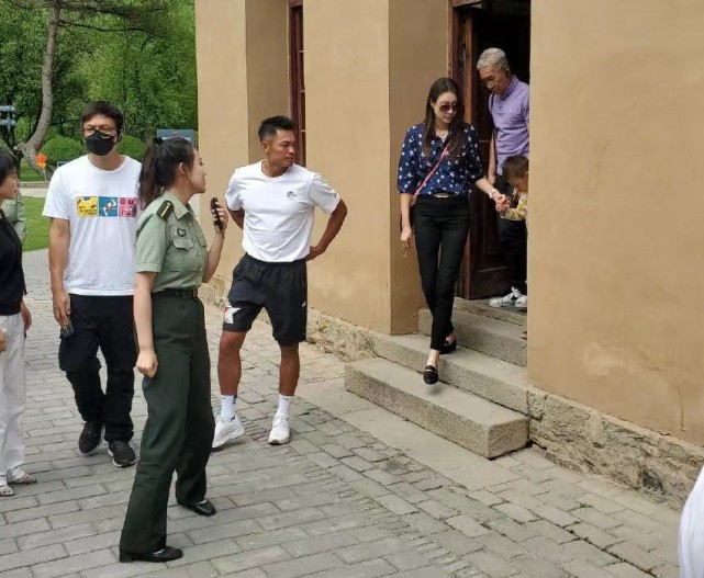 林丹|林丹被传入住豪宅，谢杏芳火速澄清：捕风捉影，7000万谁买我卖！