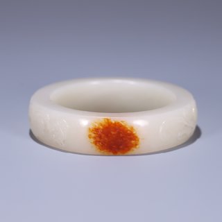 |旧藏 和田玉带皮雕龙纹手镯一只