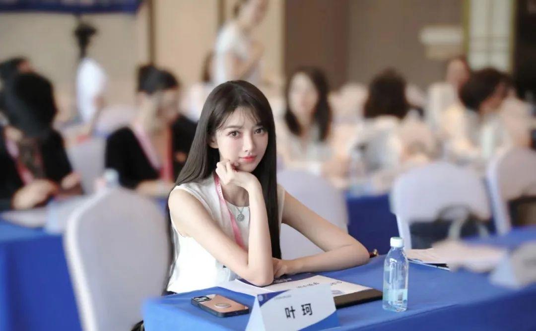 黄晓明|黄晓明叶珂绯闻再添新料,女方被指越来越像baby,两人同框却秒输