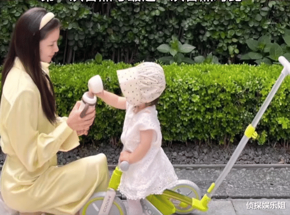 |杜淳老婆首晒女儿高清正脸照，小蛋饺皮肤白皙睫毛长，长得像妈妈