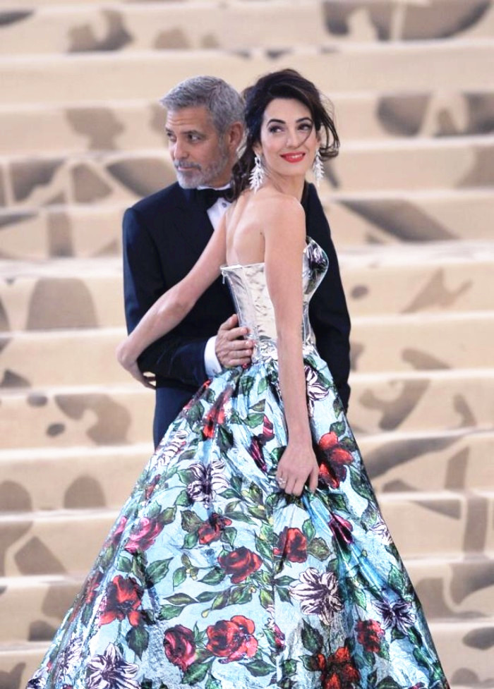 深圳市|律师怎么搭配？看英国律政美人的极简搭配法，优雅又不失贵气