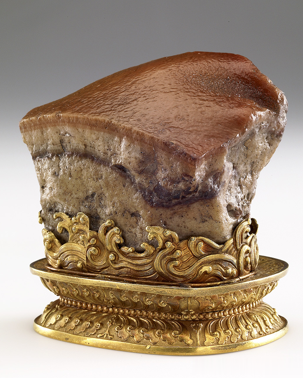 沉香|报损文物张口就说5.6亿?台北故宫损坏的瓷器,到底能值多少钱?