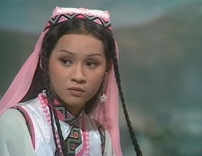 异域|8版霍青桐与“第一美人”香香公主对比，一对异域姐妹花，谁更美