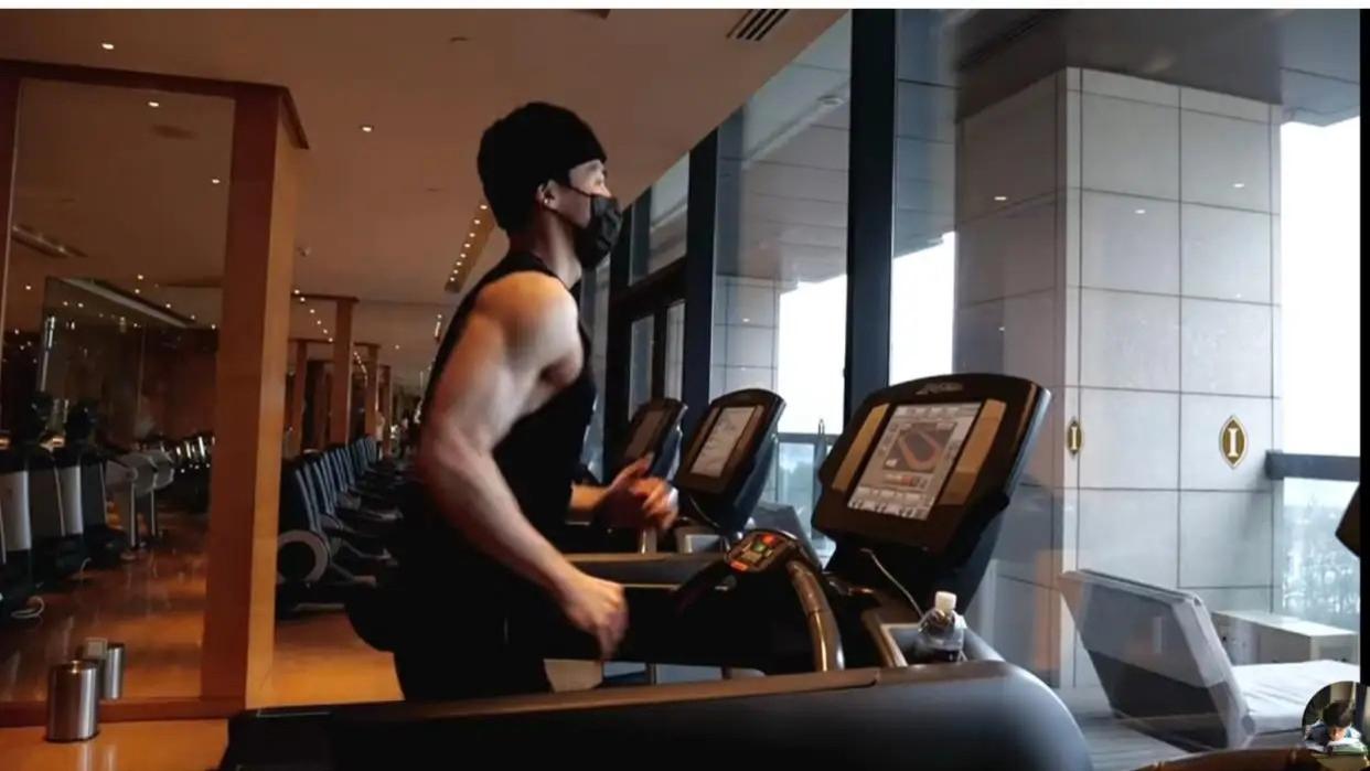 白敬亭|娃娃脸，猛男身！内娱真正的反差猛男你猜到是谁了吗？