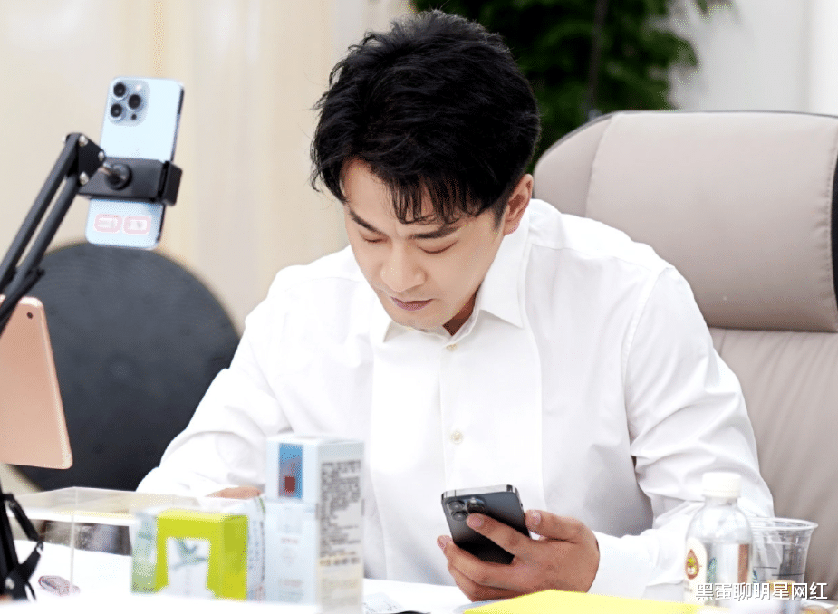 散打哥|网红散打哥主动向辛巴示好，直播表态：所有的矛盾，都是误会