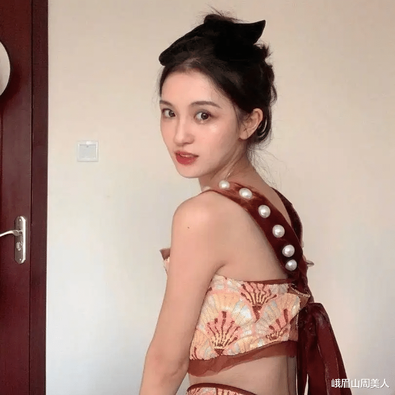 绝地求生 现在的“畸形审美”究竟毁了多少女孩？典型“白幼瘦”真欣赏不来