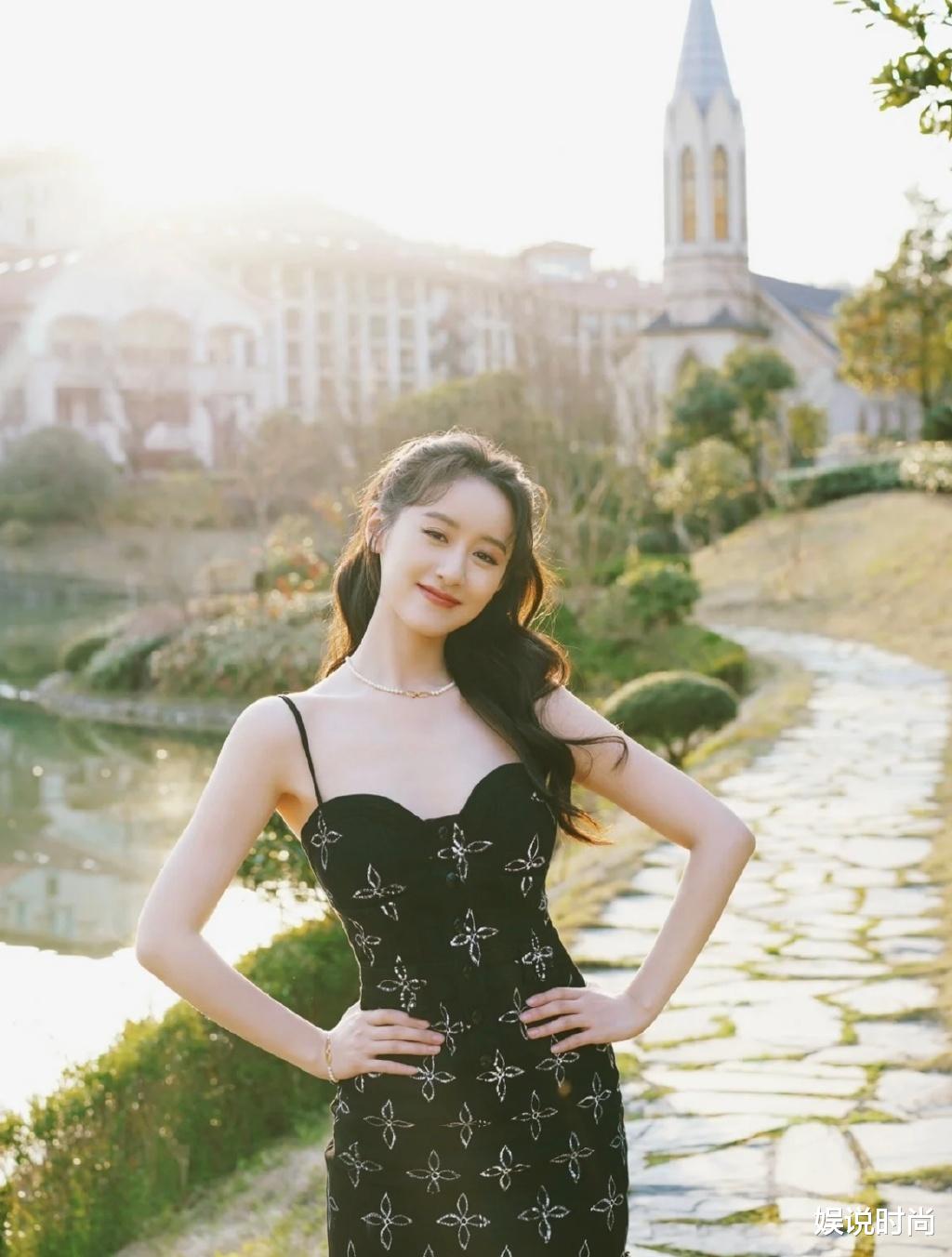 张雨绮|?袁冰妍和张雨绮撞衫！一个甜辣有型一个洋气高级，她的表现更好