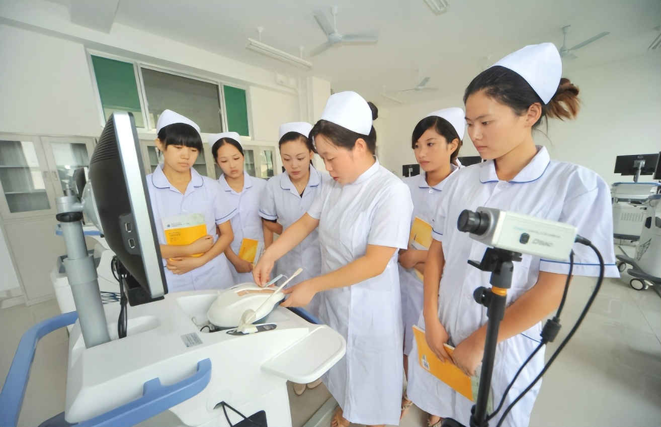 |省直事业单位招聘,没有笔试仅面试,3类毕业生有机会优先录取