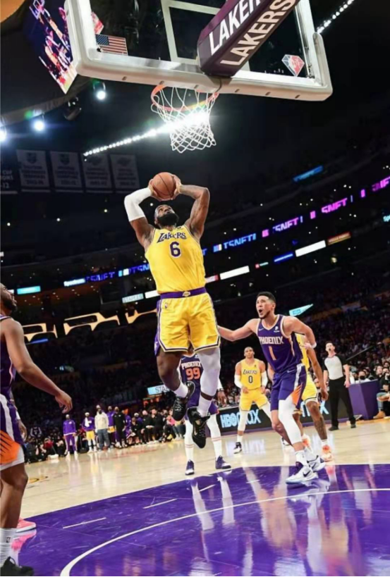 职业教育|又一个历史第一，一腔孤勇的全力詹，湖人在损耗他的职业生涯