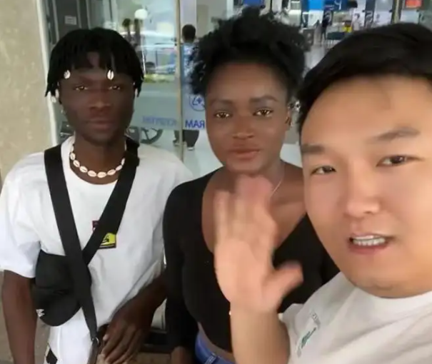 知名网红小胖尼泊尔被刺身亡,疑因一部苹果手机,被同族报复杀害