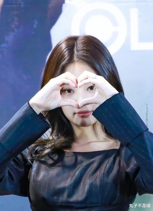 金智妮|Jennie橘发造型曝光，晒素颜照，BLACKPINK要回归