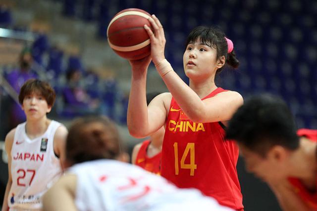 罗伯特·霍里|湖人旧将太放纵，和队友妻子发生关系，追瓦妮莎，如今执教女篮！