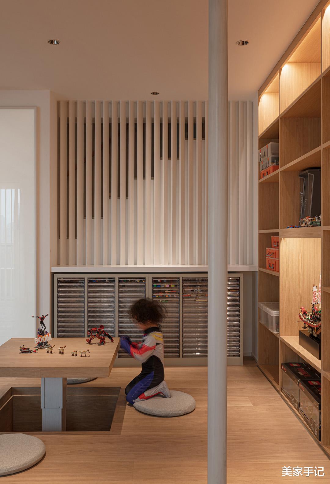 难怪越来越多人坚持“去客厅化”,看完她家才明白,太实用了!