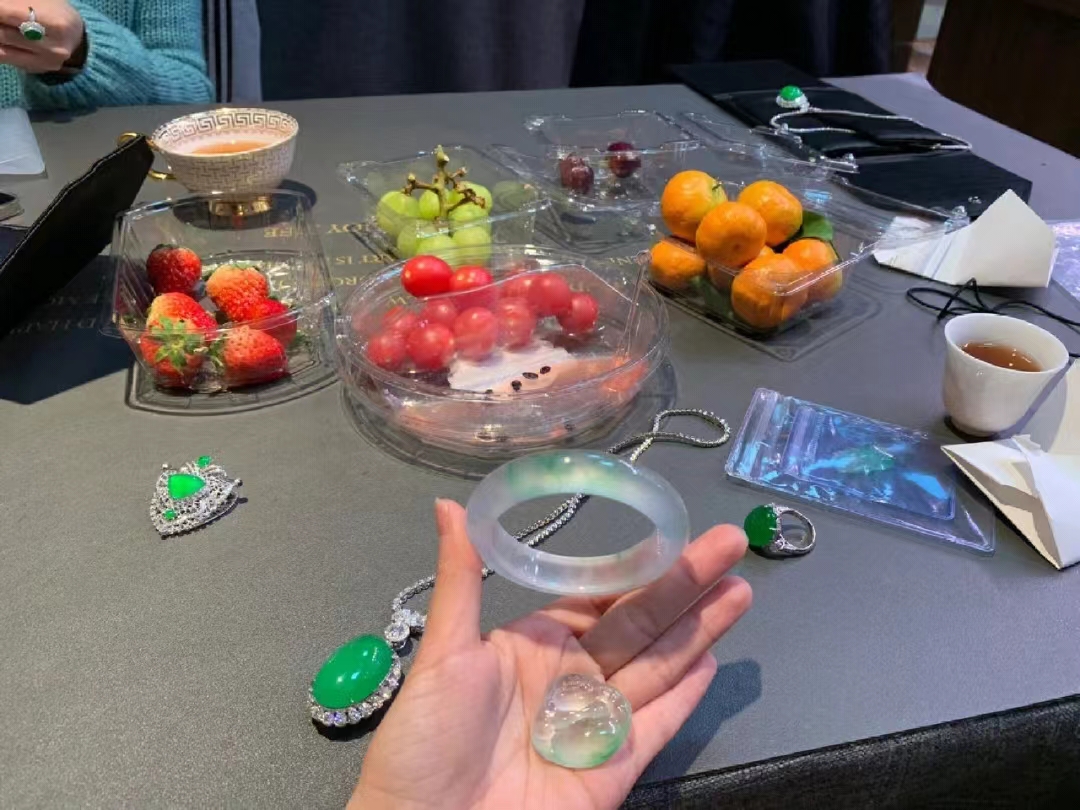 翡翠|翡翠到底是不是玉,玉跟翡翠又有什么区别?