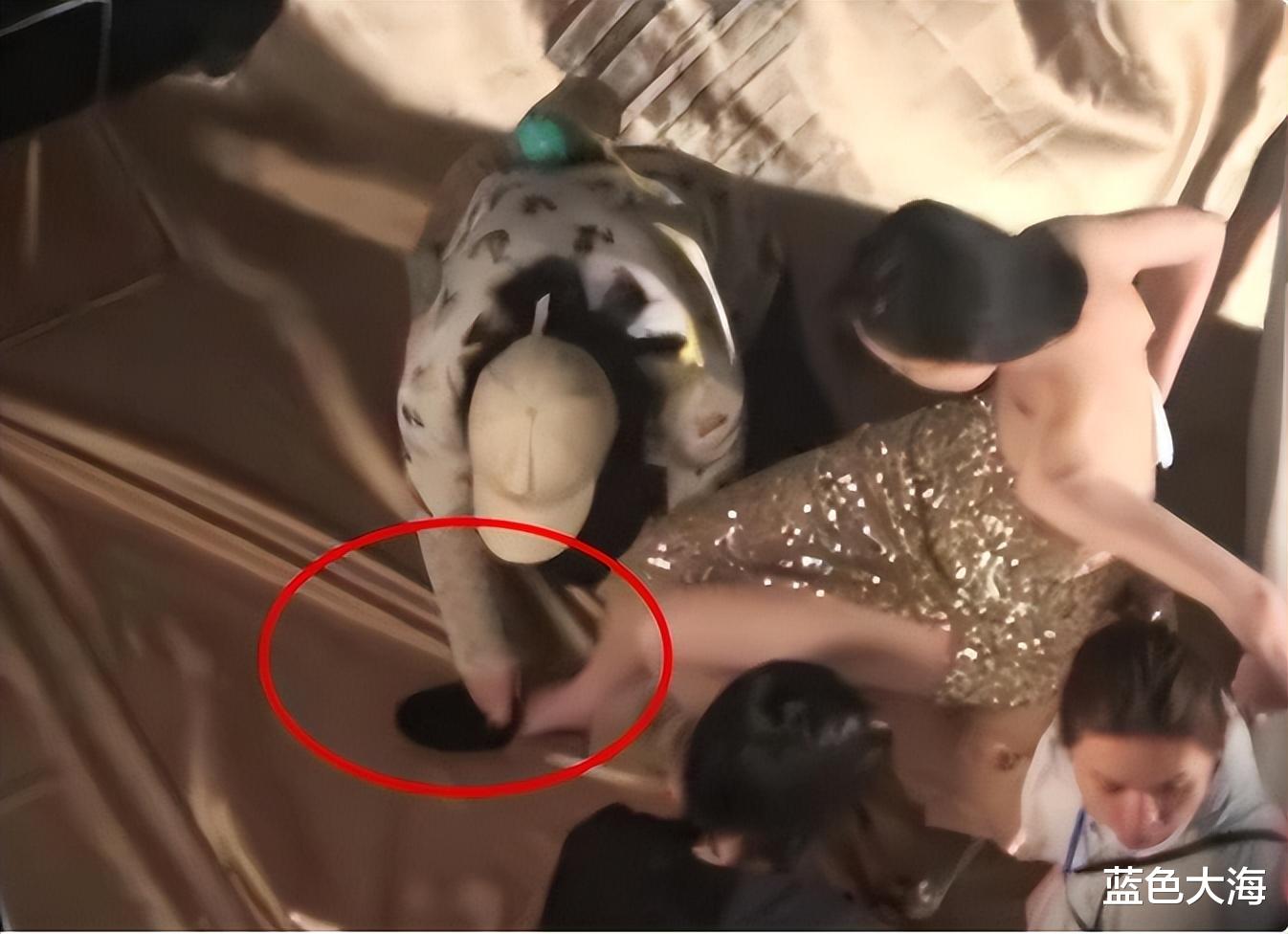 漱口水|出行排场大、助理徒手接漱口水、片酬高到离谱,内娱陋习何时休