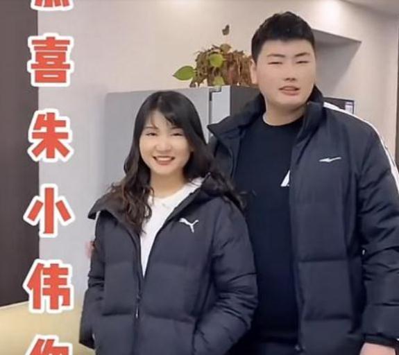 |朱小伟曝新恋情?绯闻女友账号一夜涨粉2万,网友:又一个陈亚男