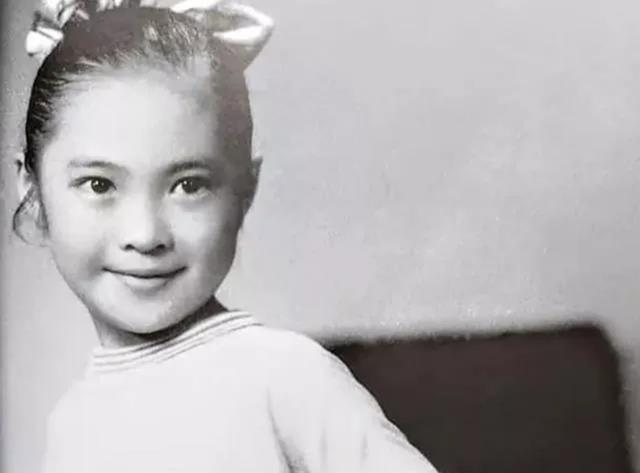 萧芳芳|她是张国荣唯一的女神，2岁失聪，7岁拍戏还债，74岁救了无数孩子